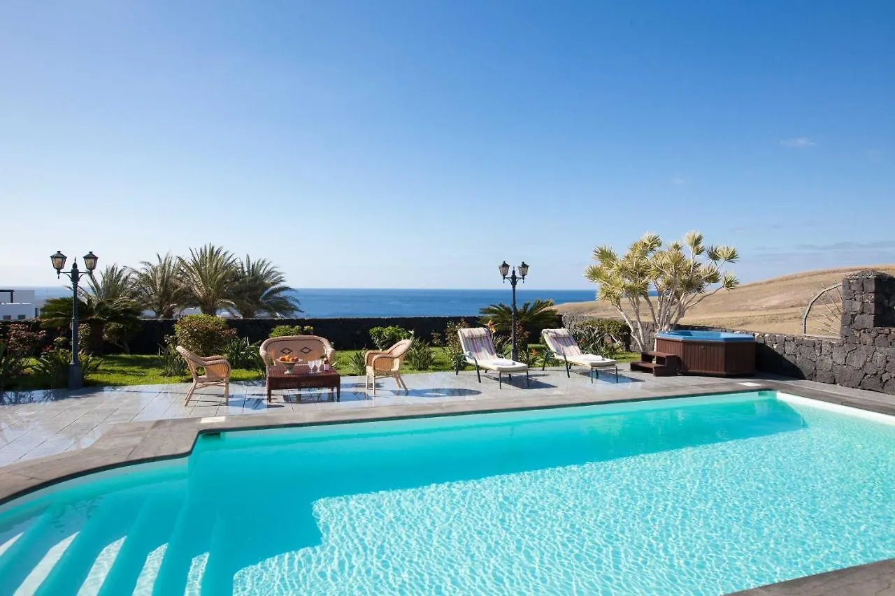 Bright And Spacious Puerto Calero Villa 3 Bedrooms Villa Viejo Dos Private Pool Wonderful Scenic Views Lanzarote Yaiza