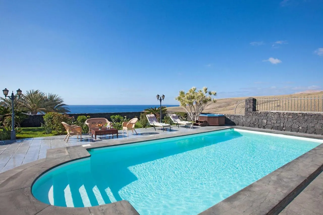 Bright And Spacious Puerto Calero Villa 3 Bedrooms Villa Viejo Dos Private Pool Wonderful Scenic Views Lanzarote Yaiza